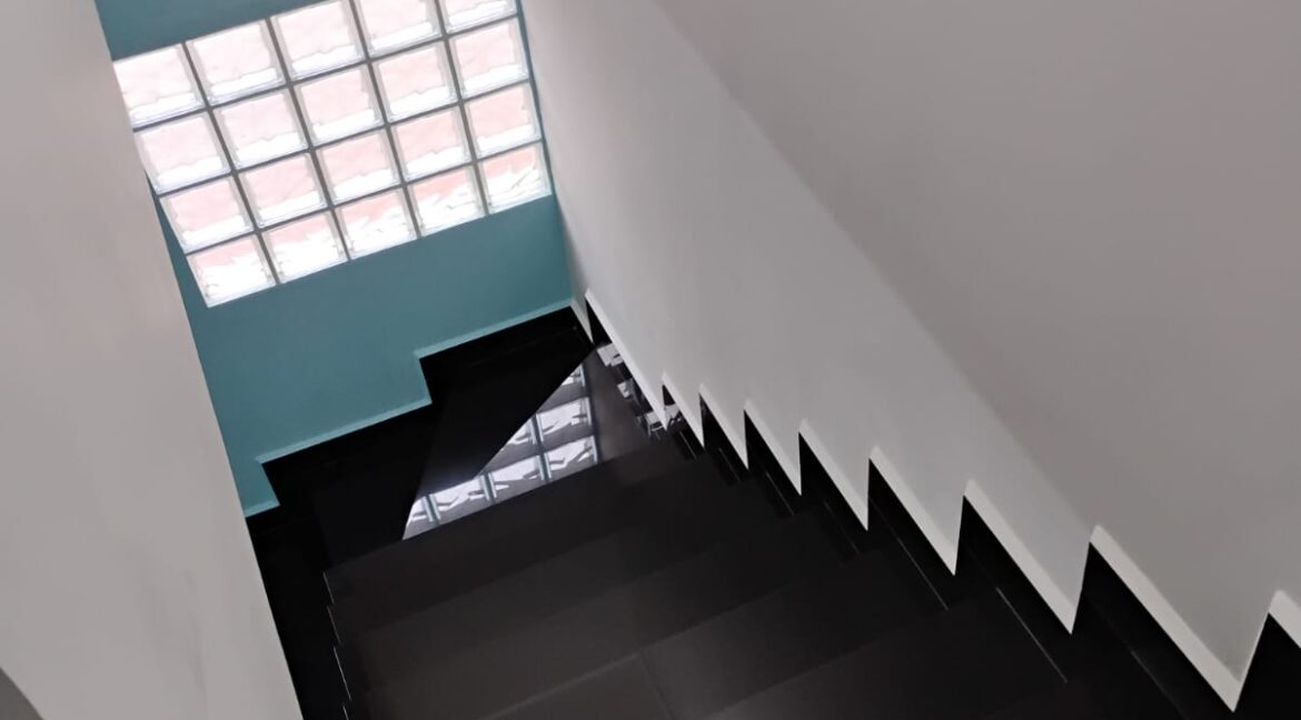 e6f1483f-cc37-40e5-8823-6159f706fc59